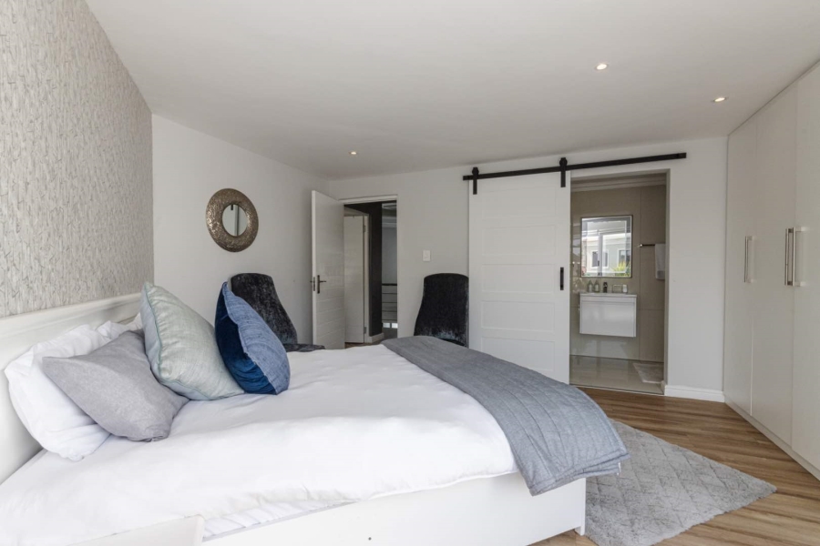 5 Bedroom Property for Sale in Sunset Beach Western Cape